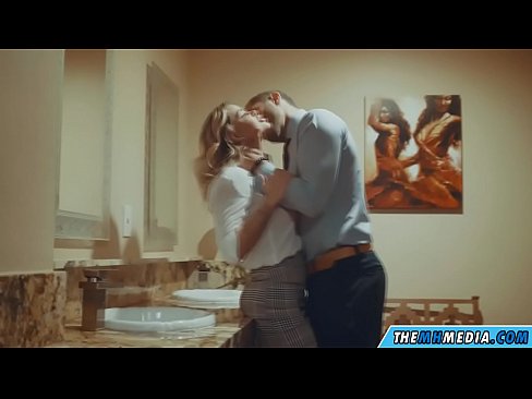 ❤️ Кад те прсата плавуша заведе у јавном тоалету Прелеп порно на sr.villagesexvideos.ru ﹏